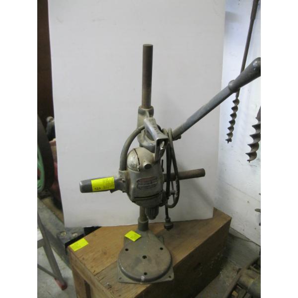 BLACK & DECKER 1/2" DRILL IN DRILL PRESS STAND