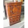 Image 1 : ANTIQUE COMMODE