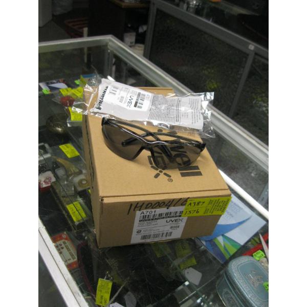 10 PAIR OF NEW UVEX CLEAR LENS SAFETY GLASSES