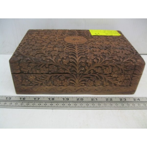 CARVED VINTAGE WOODEN BOX