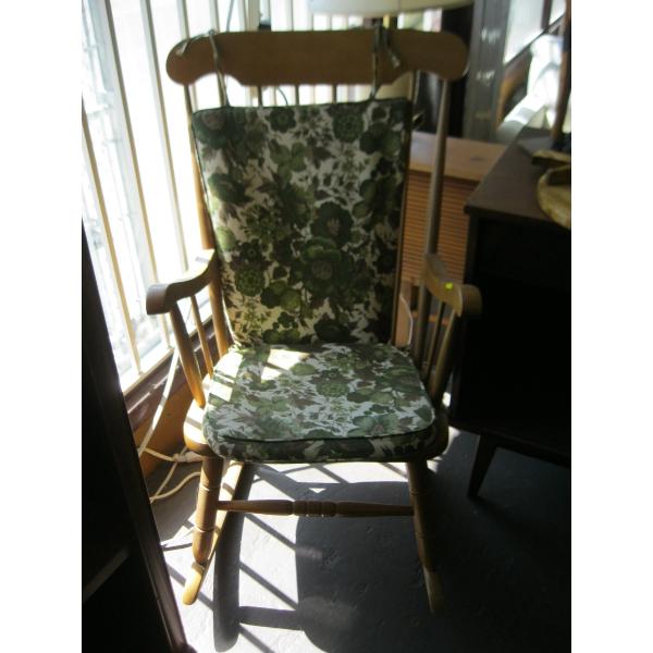 WOOD ROCKING CHAIR