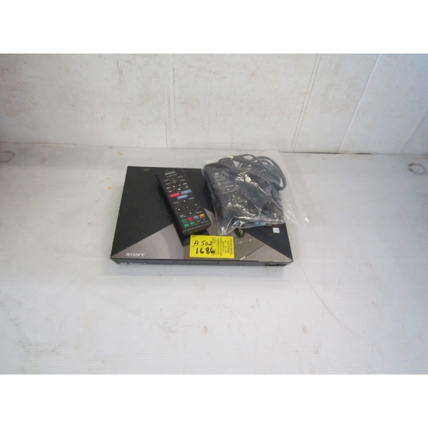 SONY BLUE RAY PLAYER W/REMOTE