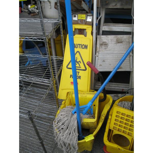 MOP BUCKET W/MOP, SQUEEGEE & CAUTION SIGN