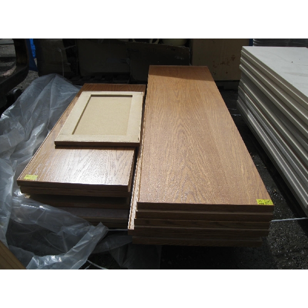 PALLET OF OAK PLYWOOD