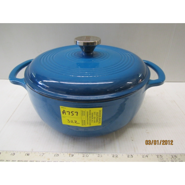 BLUE CAST POT W/LID