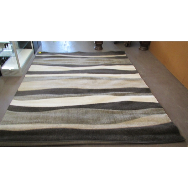 APPROX. 7'10"X10' AREA CARPET