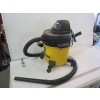 Image 1 : 4 GALLON YELLOW SHOP VAC