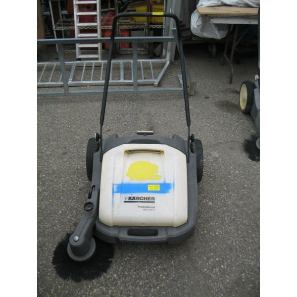 KARCHER DRIVEWAY SWEEPER