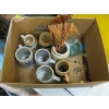 Image 7 : 2 BOXES OF MISC. KLEENEX, KITCHEN ITEMS, DÉCOR, ETC.