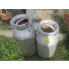 Image 2 : 2 CREAM CANS