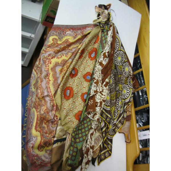 BUNDLE OF SCARVES