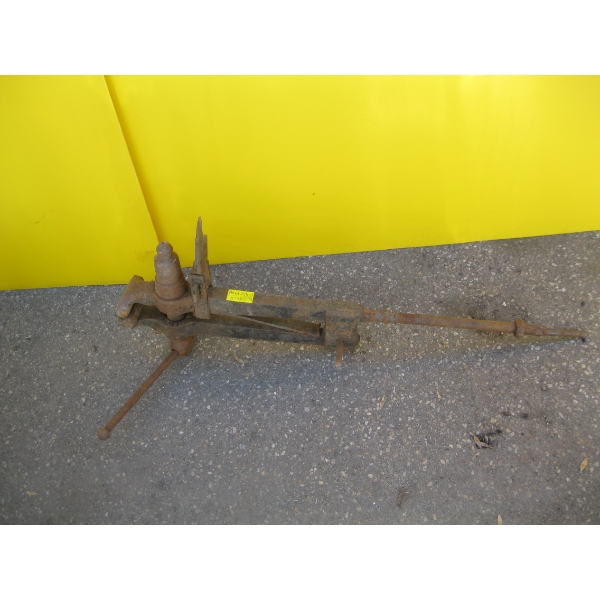 LEG VISE