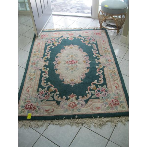 APPROX. 4.5X6 AREA CARPET