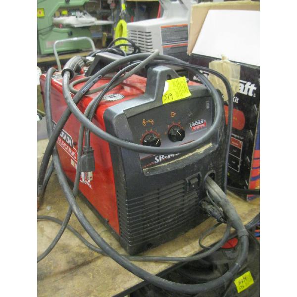 LINCOLN SP140 WIREFEED WELDER W/BOX & ACCESS.