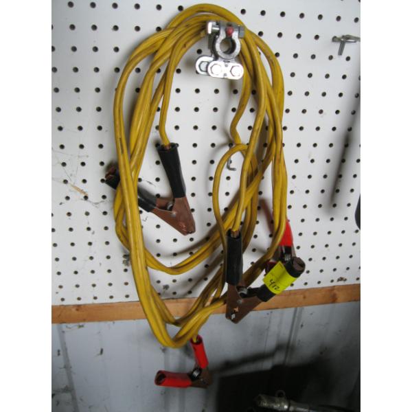 PAIR OF JUMPER CABLES & BATTERY CONNECTORS