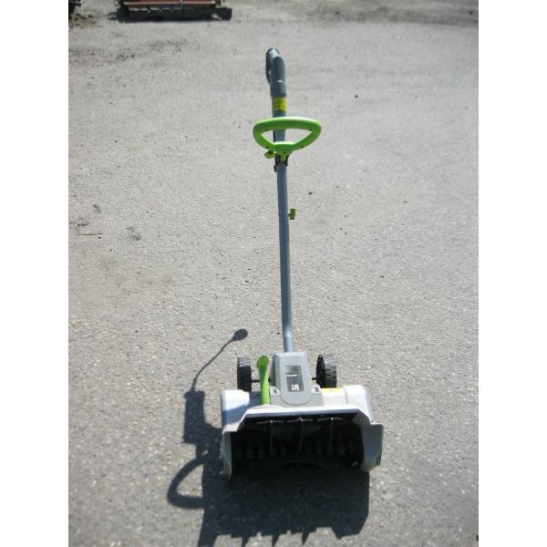 EARTHWISE 16" SNOW SHOVEL