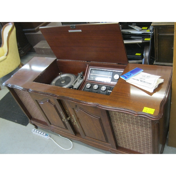 ELECTROHOME CABINET STEREO