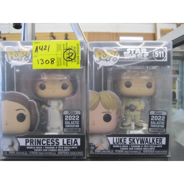 2 POP BOBBLE HEADS
