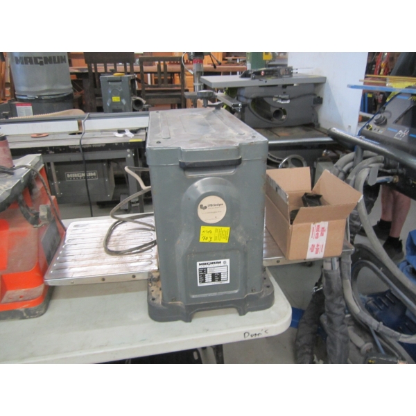 MAGNUM INDUSTRIAL THICKNESS PLANER - AS IS