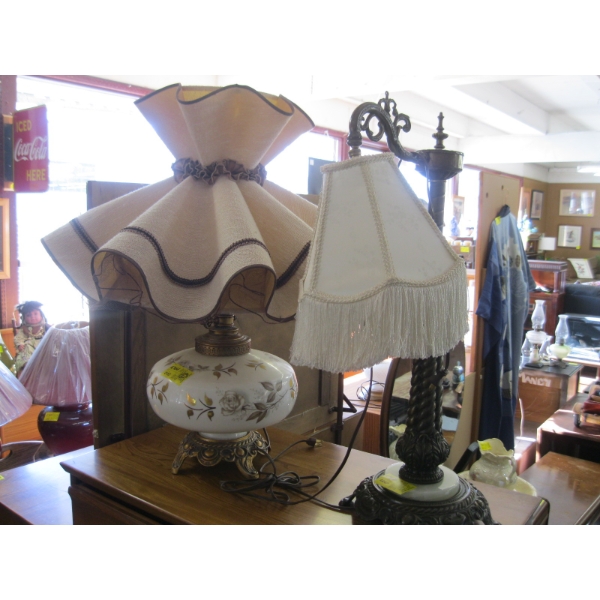 2 DECORATIVE LAMPS