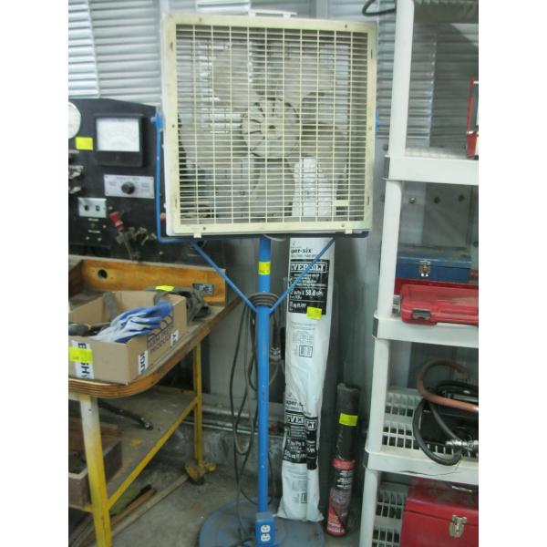 FAN STAND W/FAN