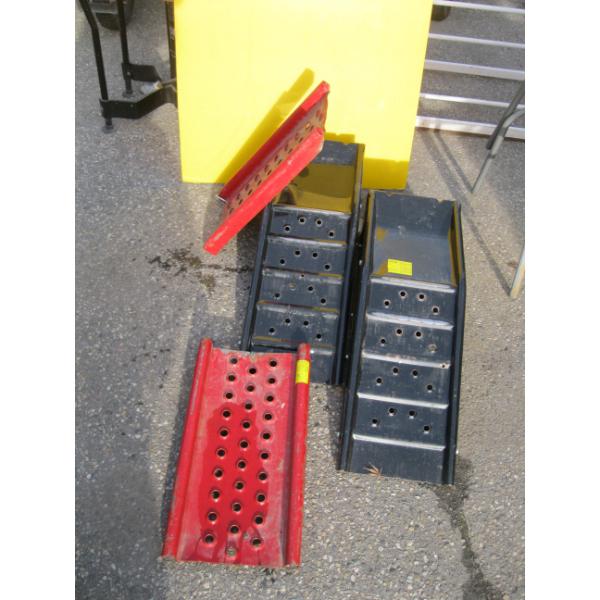 PAIR OF METAL CAR RAMPS W/EXTENSIONS