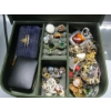 Image 3 : GREEN JEWELLERY BOX W/ASST. JEWELLERY