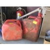 Image 3 : FIRE EXTINGUISHER & 2 FUEL CANS