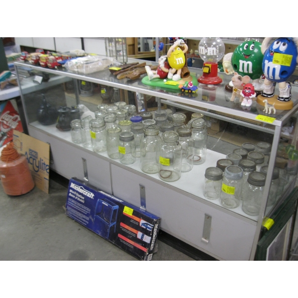 GLASS SHOWCASE
