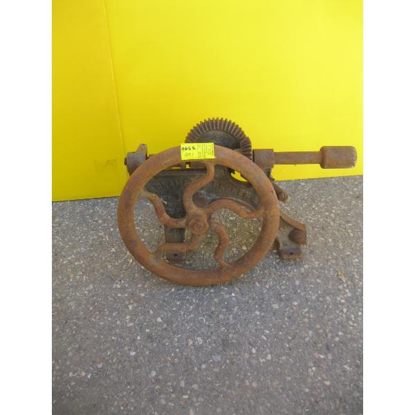 HAND CRANK DRILL PRESS WALL MOUNT