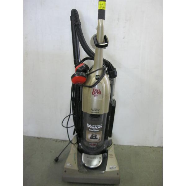 DIRT DEVIL BAGLESS UPRIGHT VACUUM