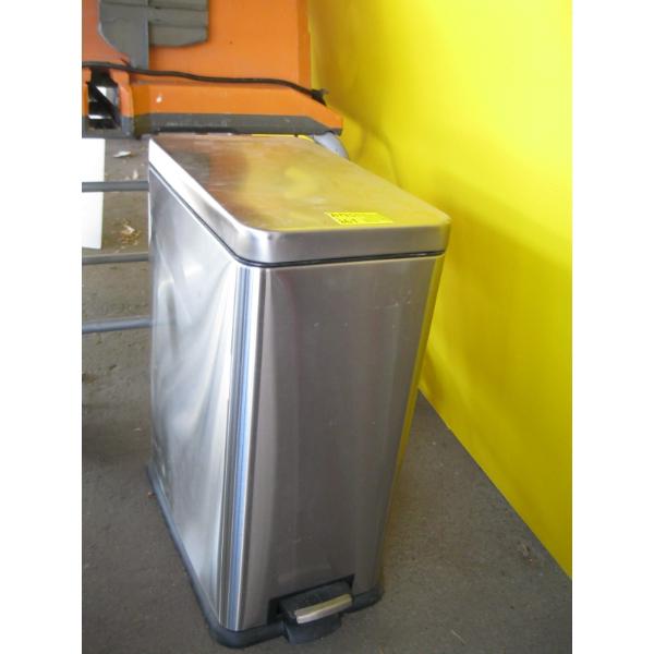 FOOT OPERATED GARBAGE CAN