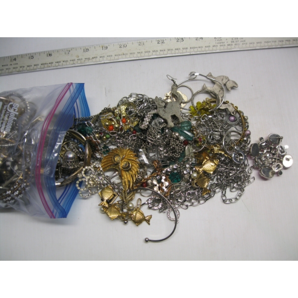 BAG OF COSTUME JEWELLERY