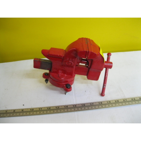 3" SWIVEL BENCH VISE