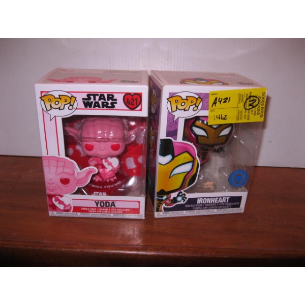 2 POP BOBBLE HEADS