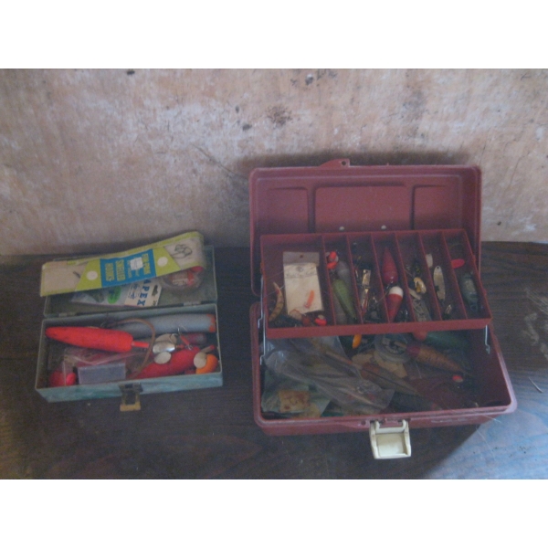 2 SM. TACKLEBOXES W/CONTENTS