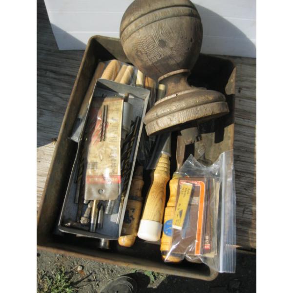 TRAY OF MISC. CHISELS, CARVING TOOLS, DRILL BITS, ETC.