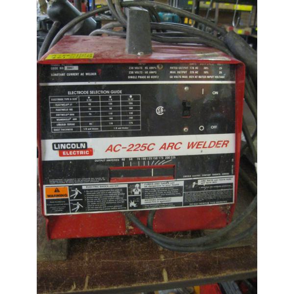 LINCOLN AC225C ARC WELDER