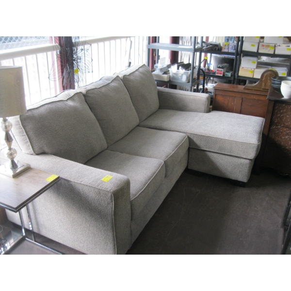 SM. SOFA W/CHAISE EXTENSION