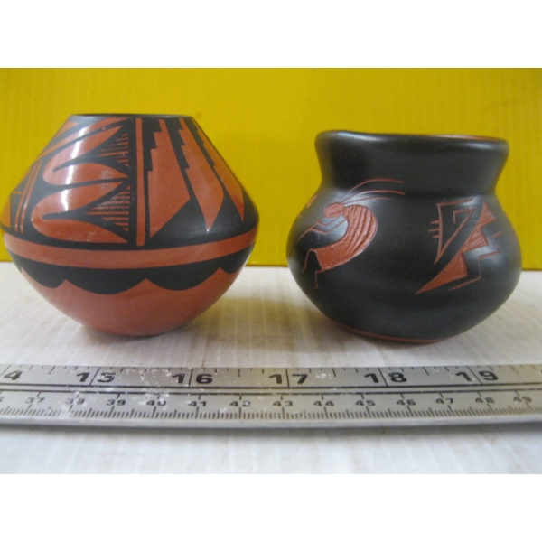 2 SIGNED SM. NAVAJO NEW MEXICO VASES