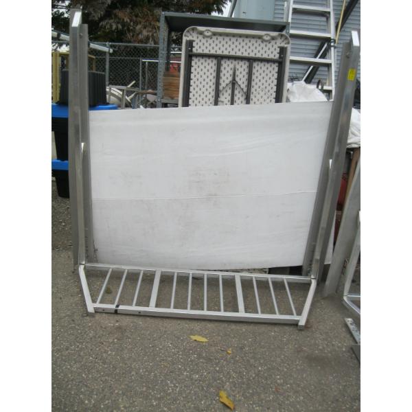 ALUMINUM HEADACHE RACK W/SIDERAILS