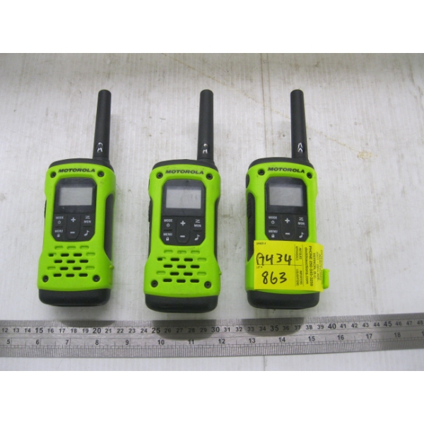 3 MOTOROLA HANDHELD RADIOS