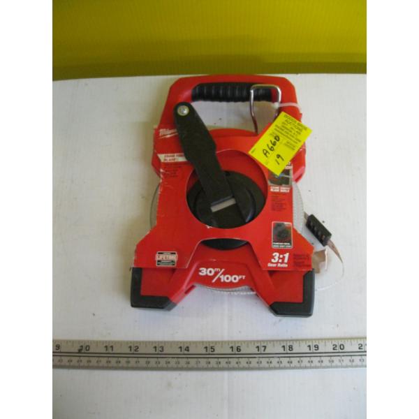 30 METER 100' MILWAUKEE TAPE MEASURE