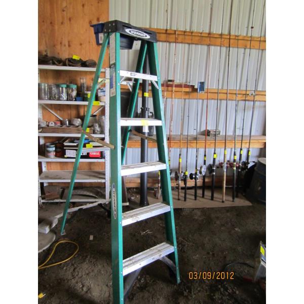 6' FIBERGLASS & ALUMINUM STEPLADDER