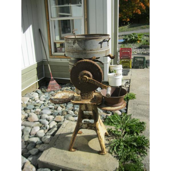 CREAM SEPARATOR