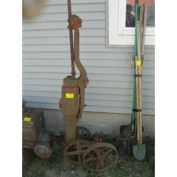 PULLEY DRIVEN WATER PUMP W/ PUMP JACK