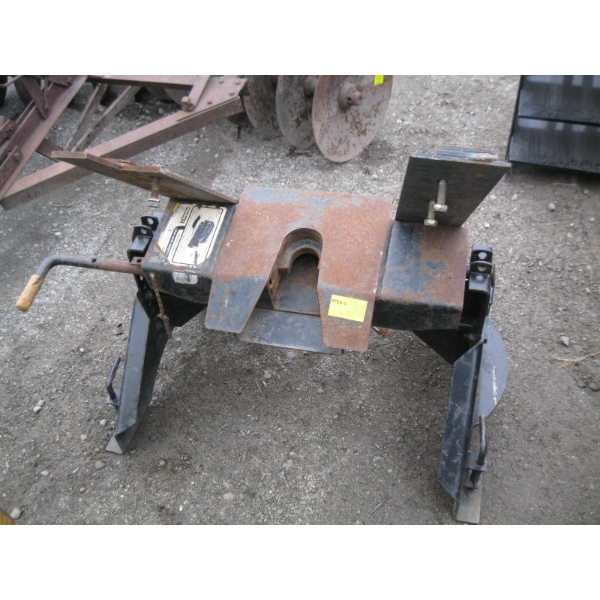 FIFTH WHEEL HITCH W/MOUNTING BARS