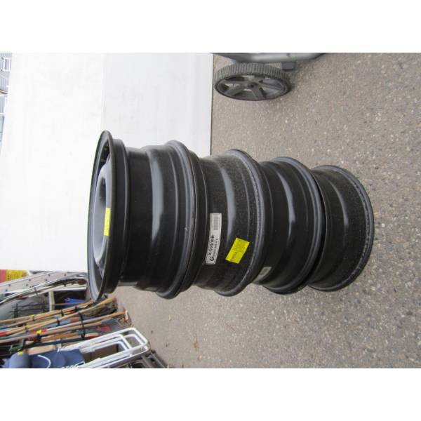 PAIR OF 5 BOLT 16"X6.5 RIMS