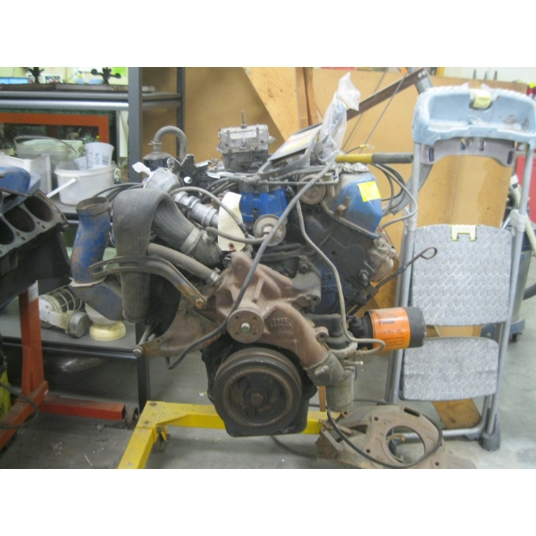360 OR 390?? FORD ENGINE ON STAND