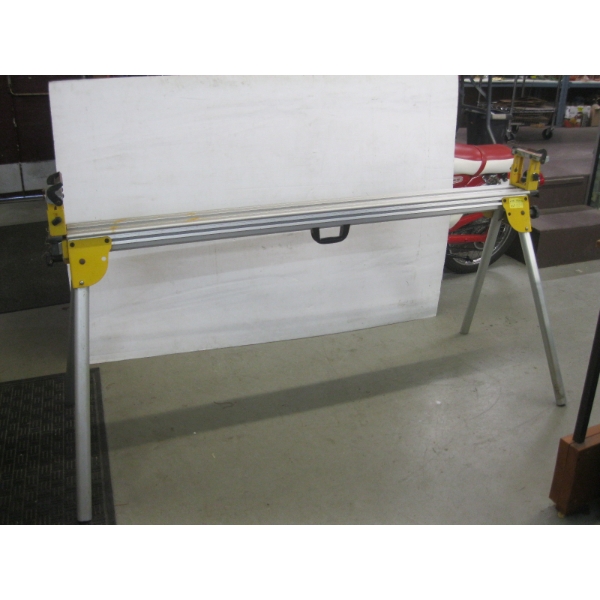 MITER SAW WORKBENCH